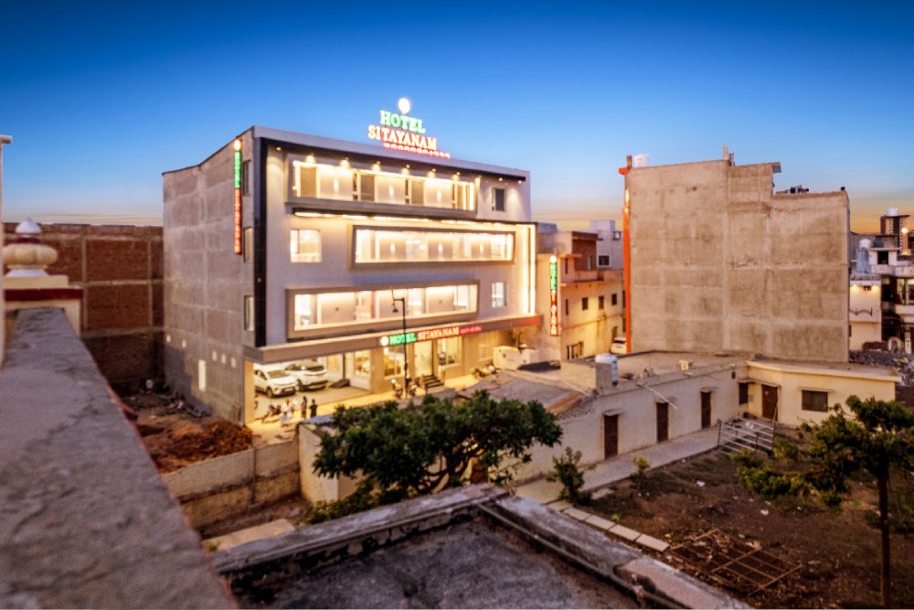 Top rated rooms near temple Ayodhya